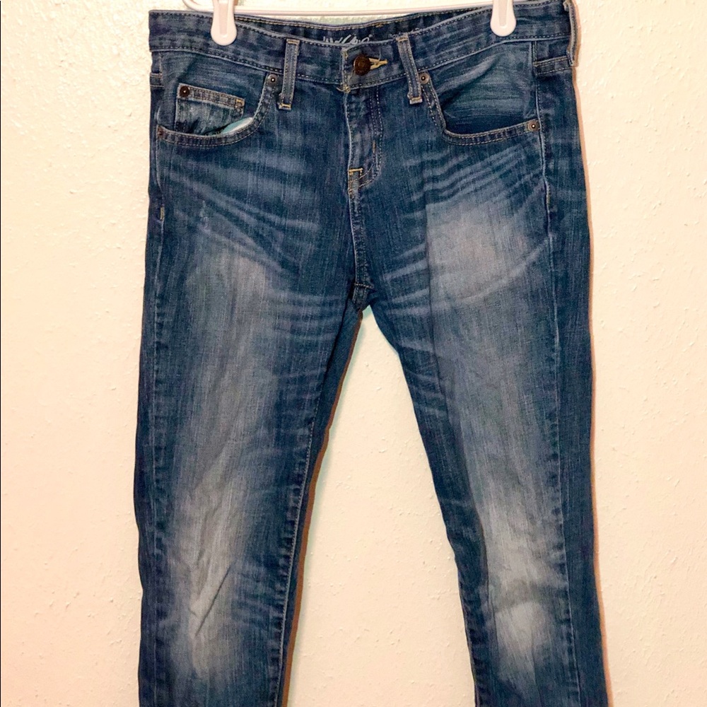 Cropped, boyfriend jeans